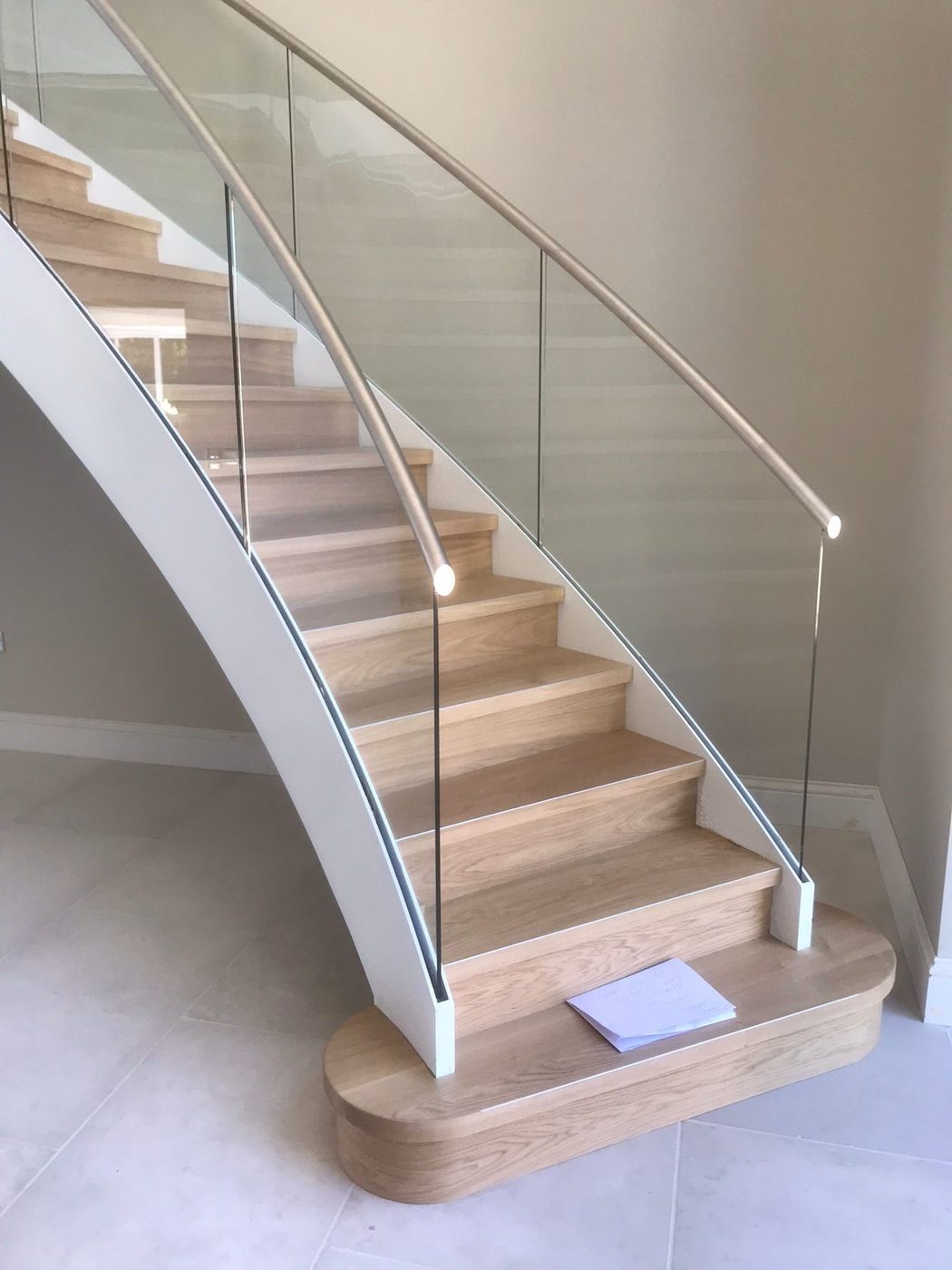 Curved staircase — reference 005 — Stairs supplied by Elite Visionary