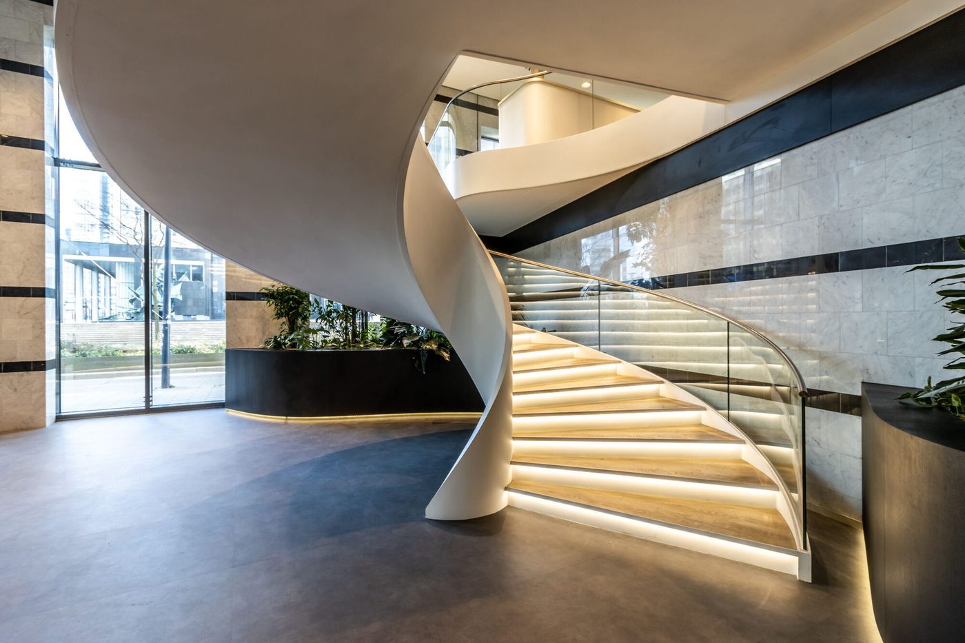 Curved staircase — reference 011 — Stairs supplied by Elite Visionary