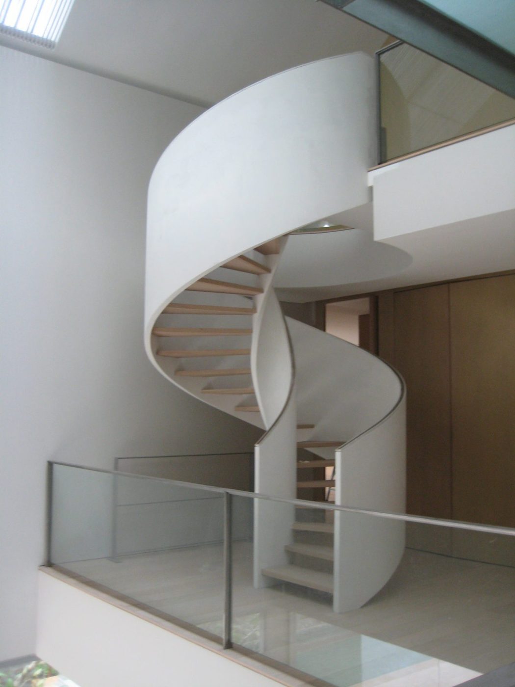Curved staircase — reference 008 — Stairs supplied by Elite Visionary