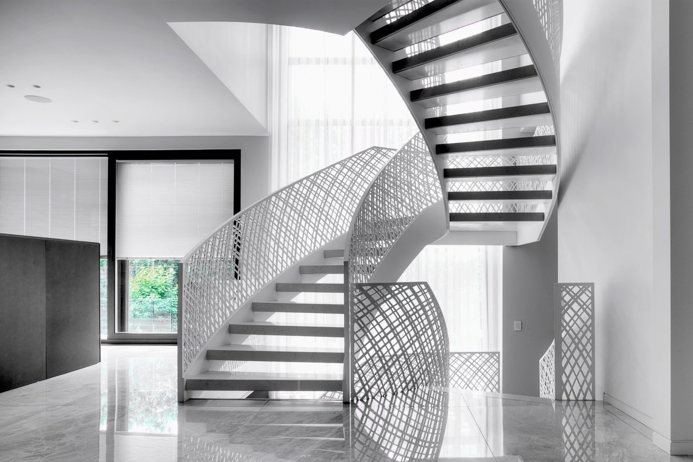 Curved staircase — reference 030 — Stairs supplied by Elite Visionary