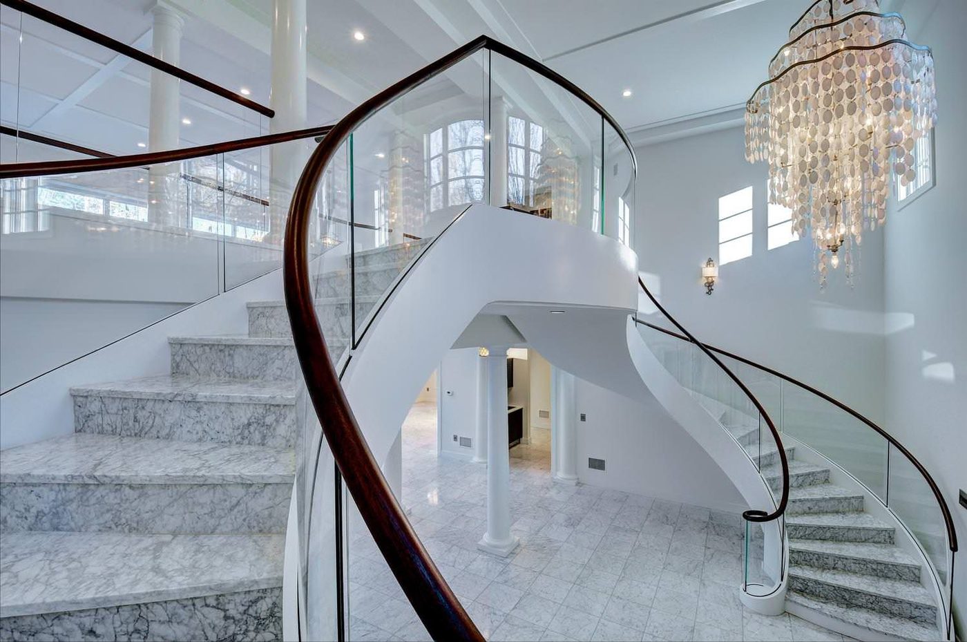 Curved staircase — reference 033 — Stairs supplied by Elite Visionary