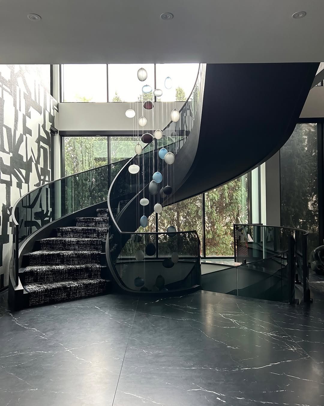Curved staircase — reference 037 — Stairs supplied by Elite Visionary